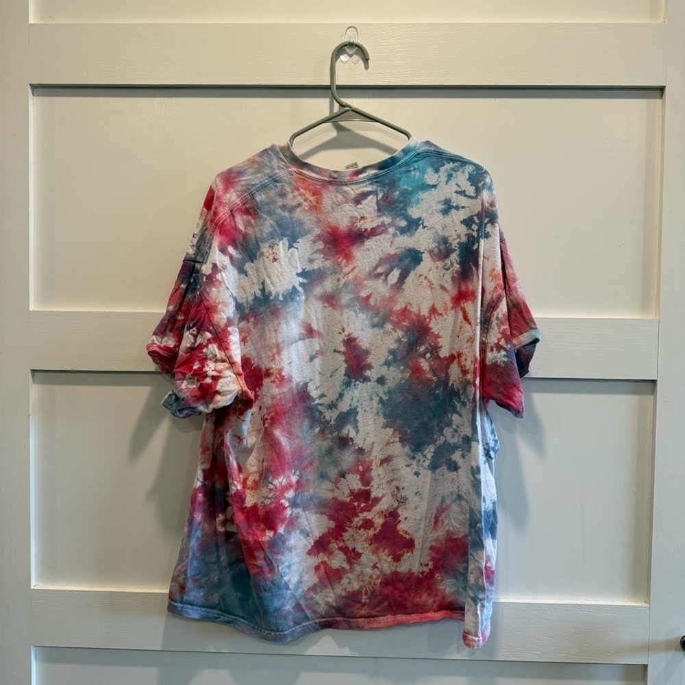Gildan Tie-Dye T-Shirt in Pink and Blue - Picture 6 of 7
